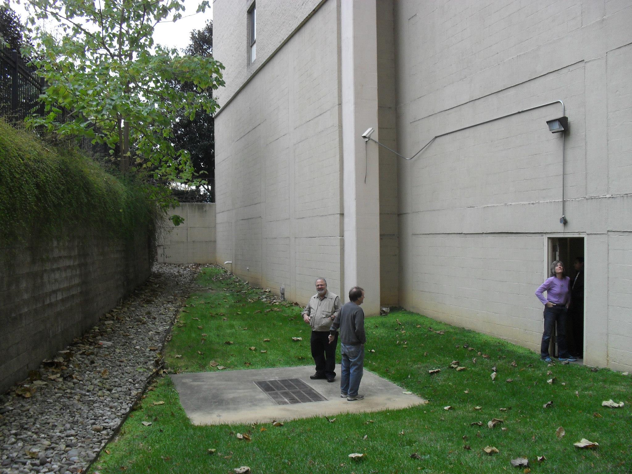 The locked area beneath Willoughby Park